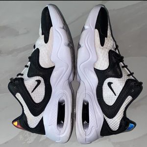 Nike Air Max Shoes, Size: 6.5 (womens), Black and white